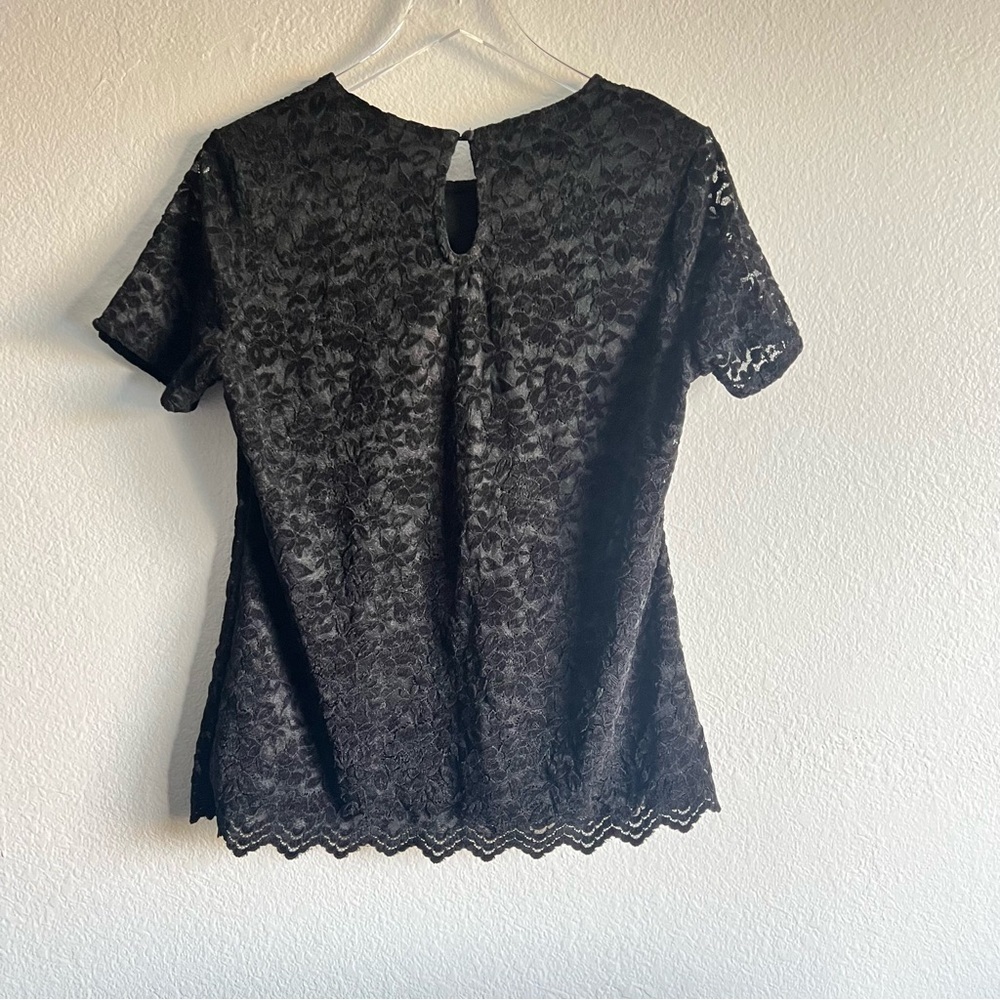 Teddi Rose Beautiful Lace Top Floral pattern Size Medium NWT - Picture 8 of 8